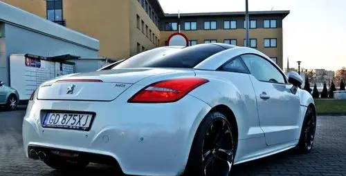 PEUGEOT RCZ 