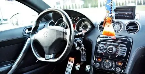 PEUGEOT RCZ 