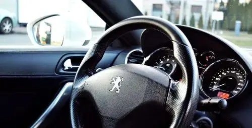 PEUGEOT RCZ 