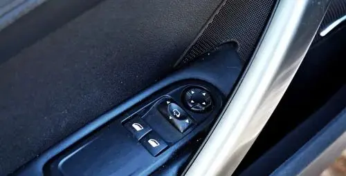 PEUGEOT RCZ 
