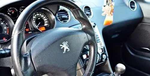 PEUGEOT RCZ 