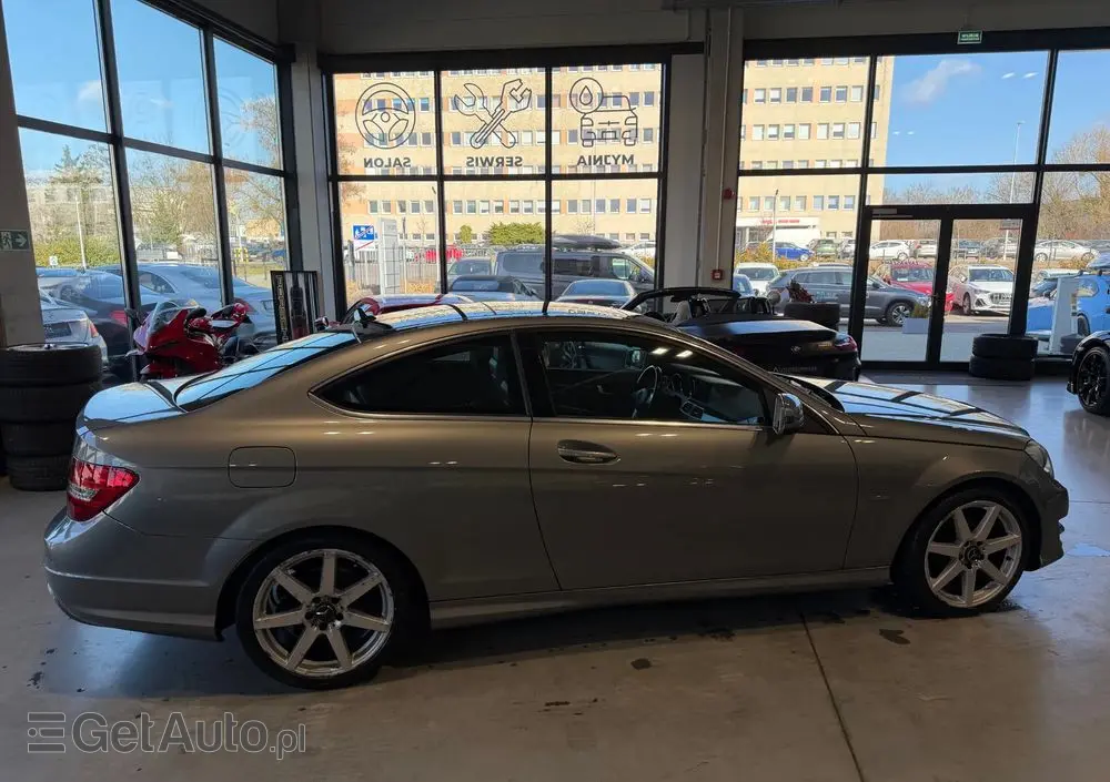 MERCEDES-BENZ Klasa C 180 BlueEFFICIENCY 7G-TRONIC