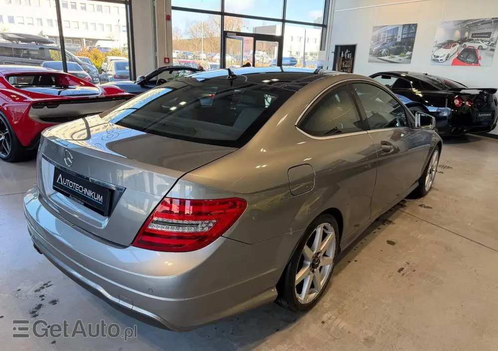 MERCEDES-BENZ Klasa C 180 BlueEFFICIENCY 7G-TRONIC