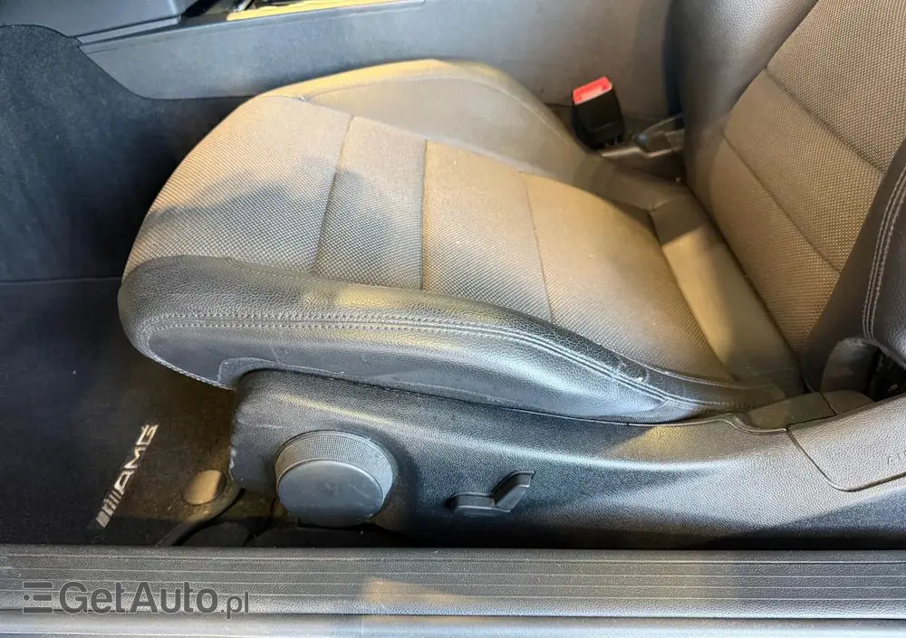 MERCEDES-BENZ Klasa C 180 BlueEFFICIENCY 7G-TRONIC