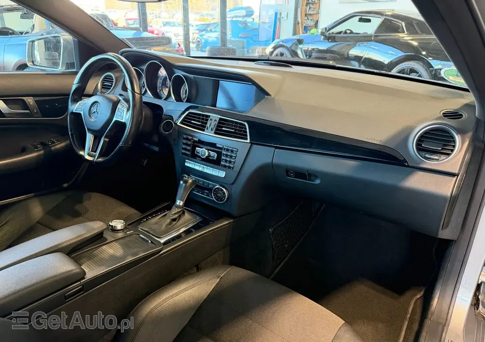 MERCEDES-BENZ Klasa C 180 BlueEFFICIENCY 7G-TRONIC