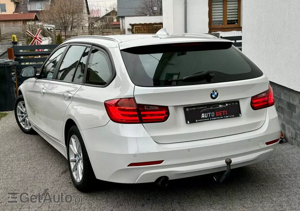BMW Seria 3 318d DPF Touring Edition Exclusive