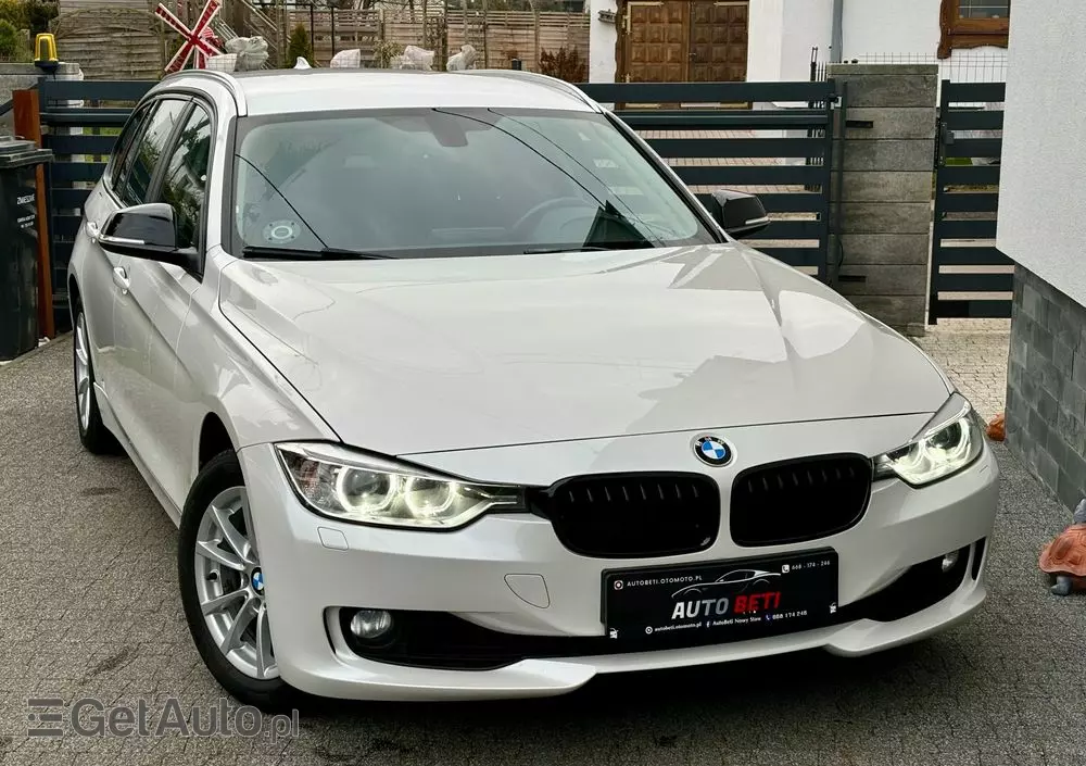 BMW Seria 3 318d DPF Touring Edition Exclusive