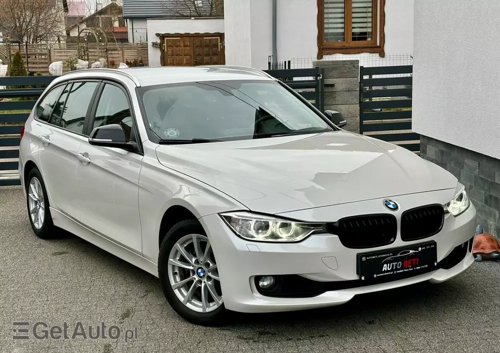BMW Seria 3 318d DPF Touring Edition Exclusive