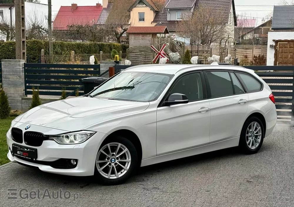 BMW Seria 3 318d DPF Touring Edition Exclusive