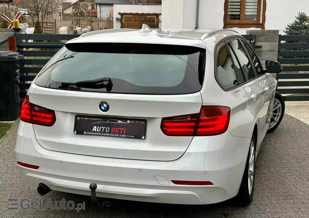 BMW Seria 3 318d DPF Touring Edition Exclusive