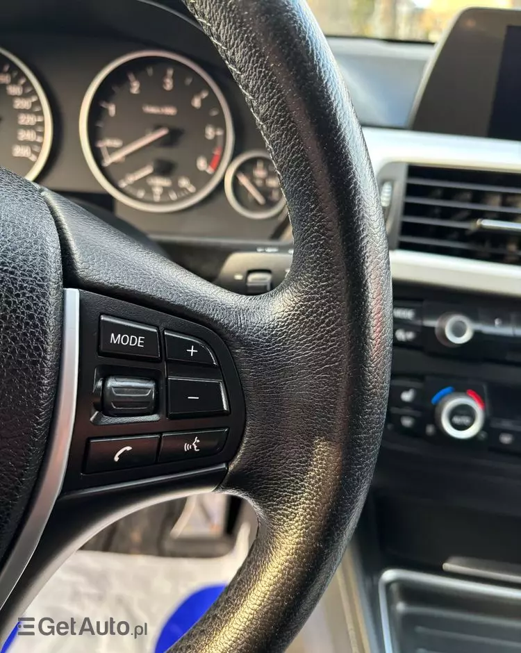 BMW Seria 3 318d DPF Touring Edition Exclusive