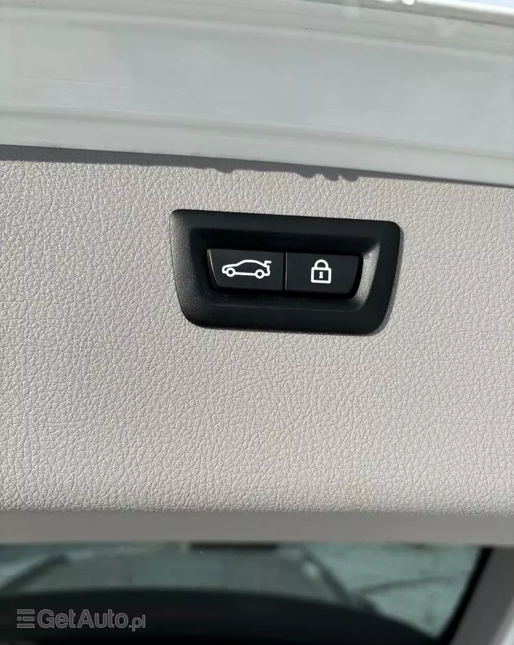 BMW Seria 3 318d DPF Touring Edition Exclusive