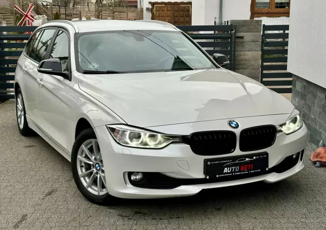 BMW Seria 3 318d DPF Touring Edition Exclusive