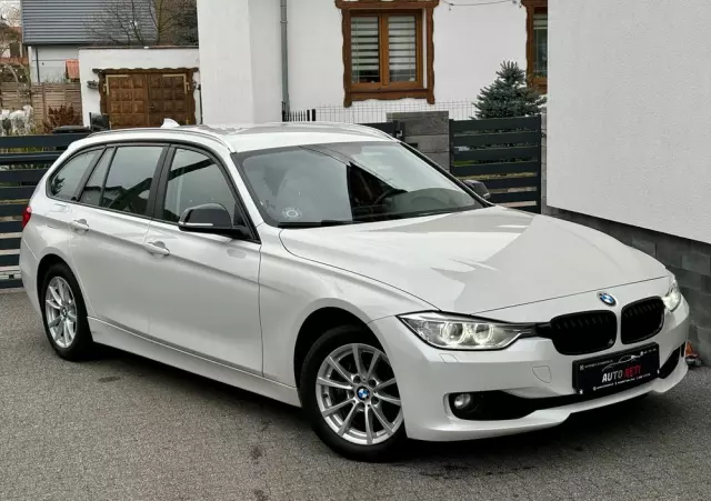 BMW Seria 3 318d DPF Touring Edition Exclusive