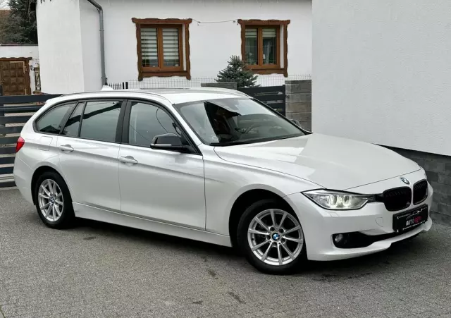 BMW Seria 3 318d DPF Touring Edition Exclusive