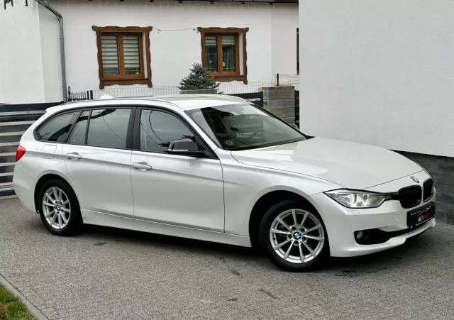 BMW Seria 3 318d DPF Touring Edition Exclusive