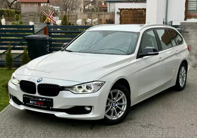 BMW Seria 3 318d DPF Touring Edition Exclusive