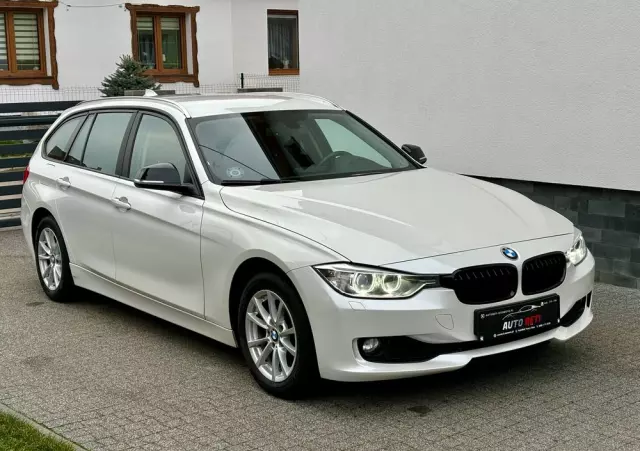 BMW Seria 3 318d DPF Touring Edition Exclusive