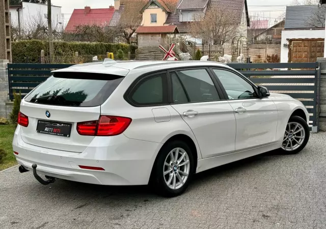 BMW Seria 3 318d DPF Touring Edition Exclusive