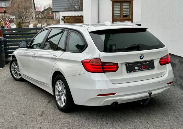 BMW Seria 3 318d DPF Touring Edition Exclusive