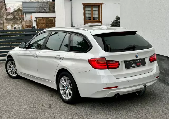 BMW Seria 3 318d DPF Touring Edition Exclusive