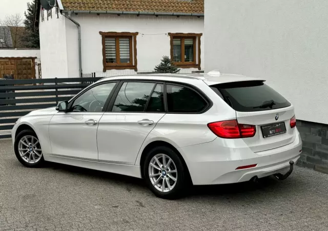 BMW Seria 3 318d DPF Touring Edition Exclusive