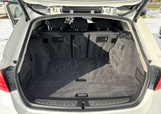 BMW Seria 3 318d DPF Touring Edition Exclusive