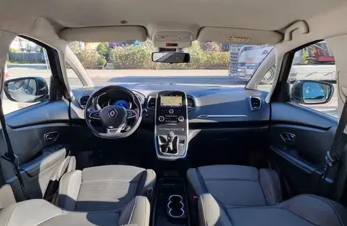 RENAULT Grand Scenic 