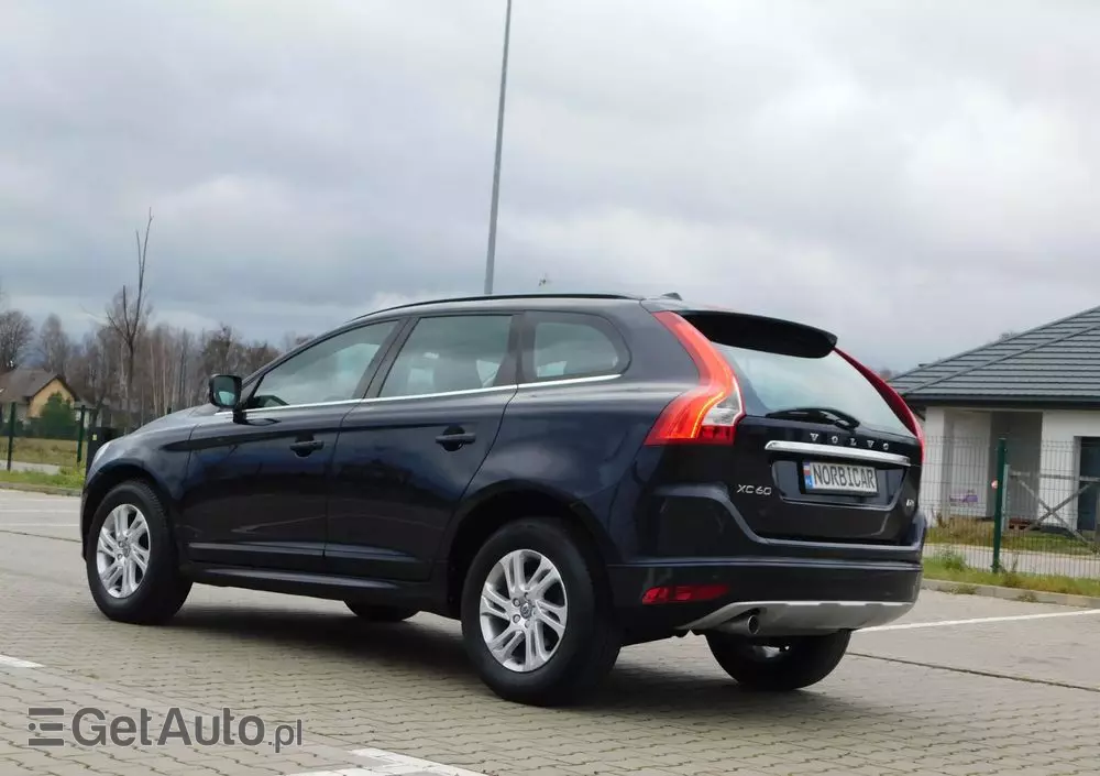 VOLVO XC 60 D3 Drive-E Momentum