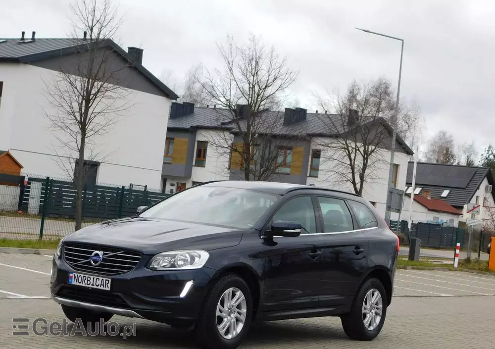 VOLVO XC 60 D3 Drive-E Momentum