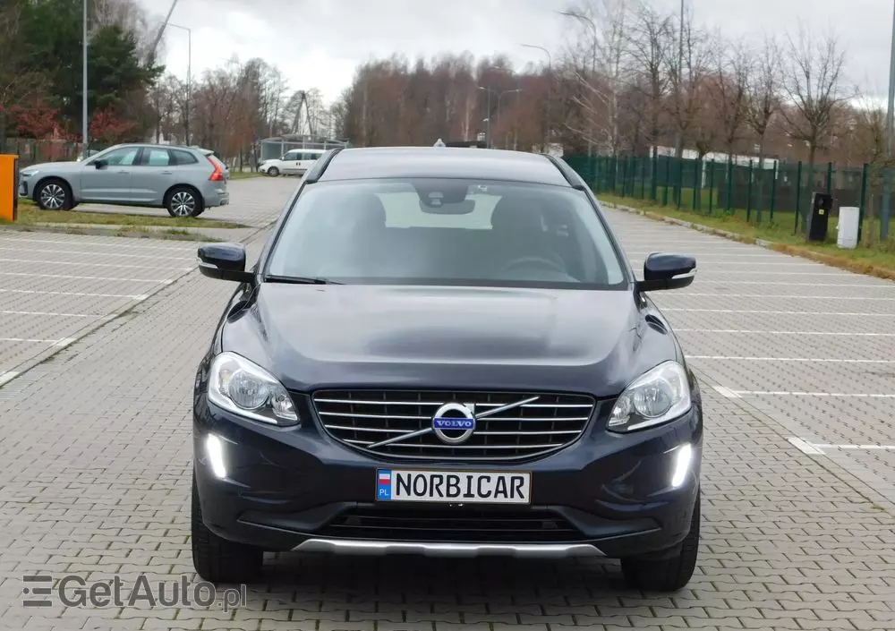 VOLVO XC 60 D3 Drive-E Momentum