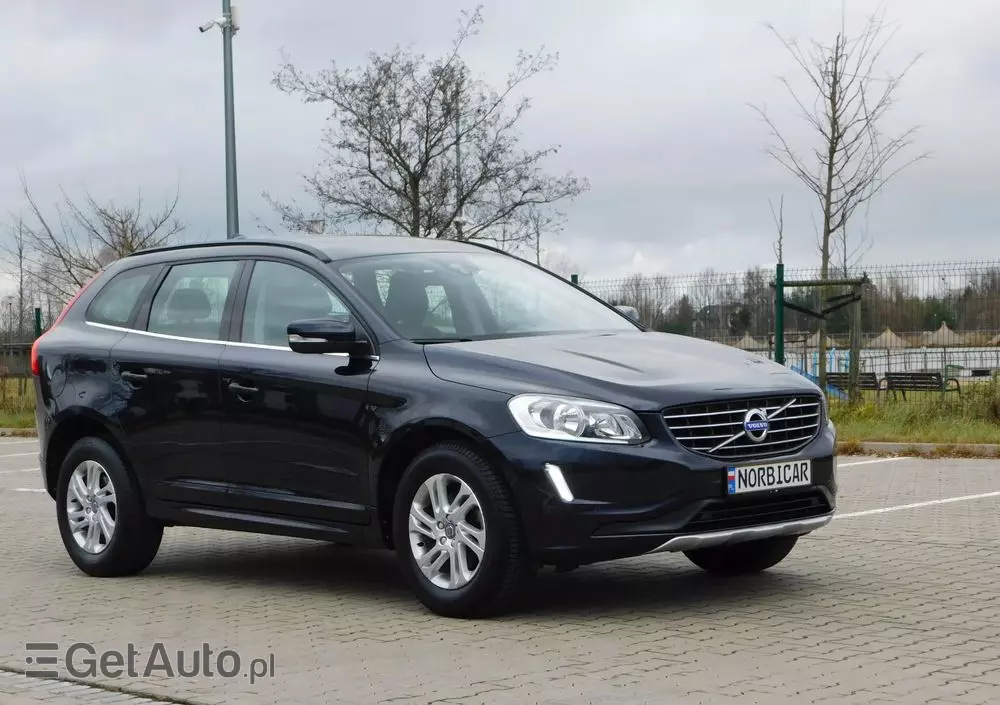 VOLVO XC 60 D3 Drive-E Momentum