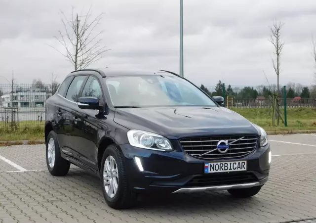 VOLVO XC 60 D3 Drive-E Momentum