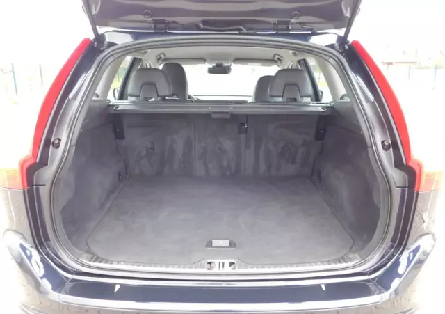 VOLVO XC 60 D3 Drive-E Momentum