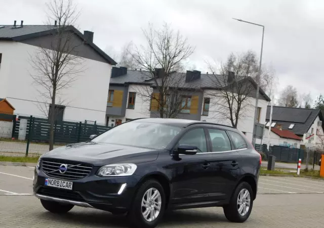 VOLVO XC 60 D3 Drive-E Momentum