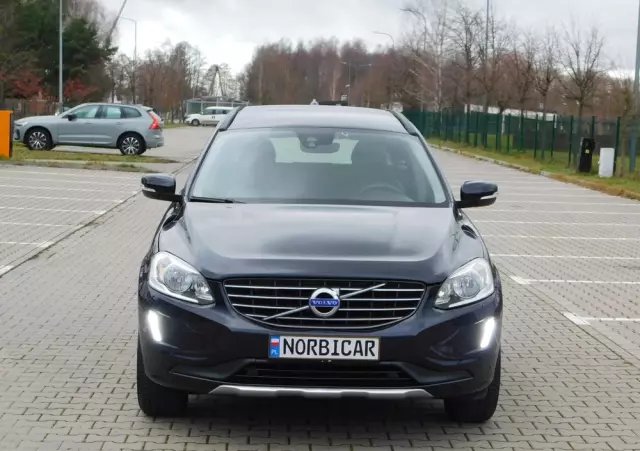 VOLVO XC 60 D3 Drive-E Momentum