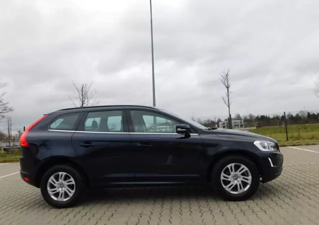 VOLVO XC 60 D3 Drive-E Momentum