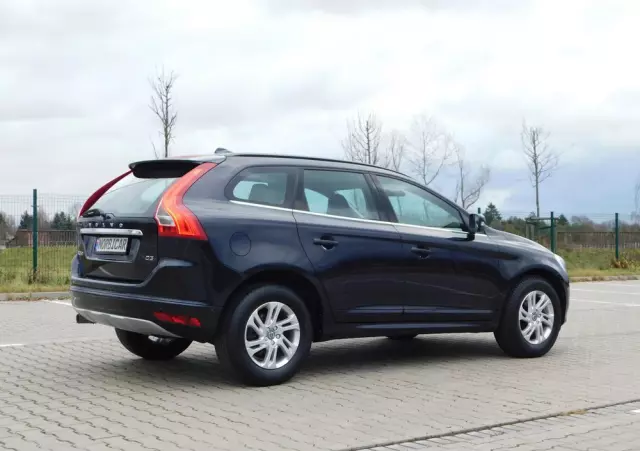 VOLVO XC 60 D3 Drive-E Momentum