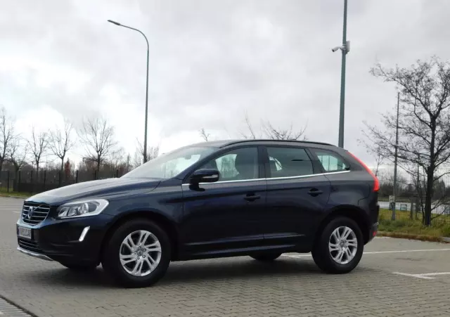 VOLVO XC 60 D3 Drive-E Momentum