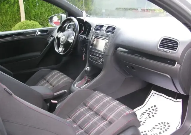 VOLKSWAGEN Golf 2.0 GTI DSG