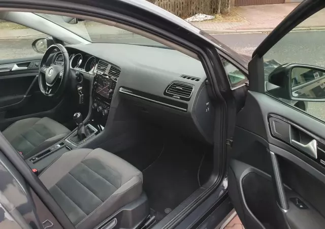 VOLKSWAGEN Golf VII 1.5 TSI BMT Evo Highline