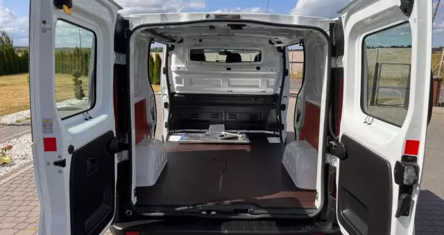 OPEL VIVARO 