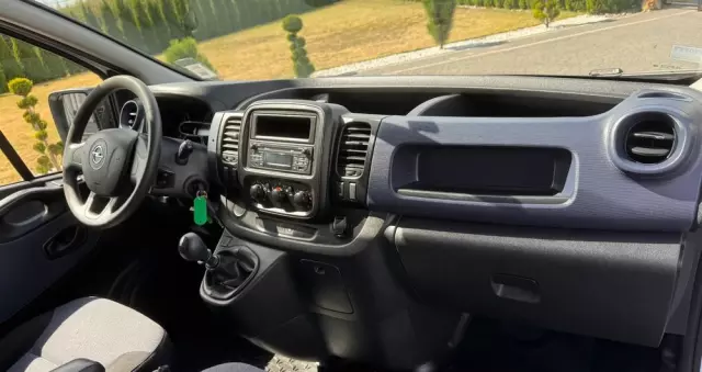 OPEL VIVARO 