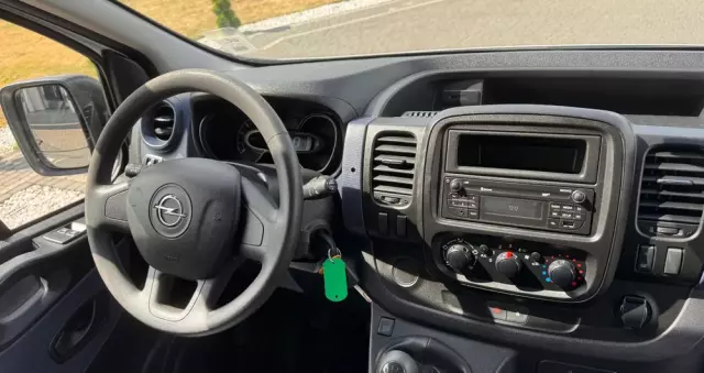 OPEL VIVARO 