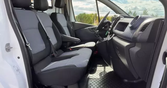 OPEL VIVARO 