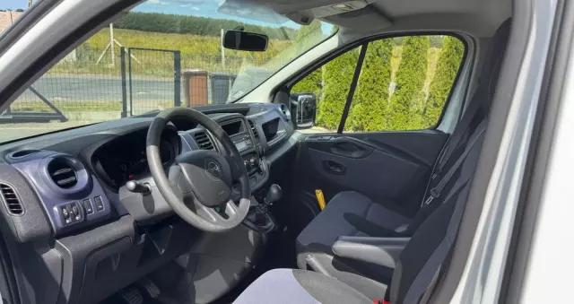 OPEL VIVARO 