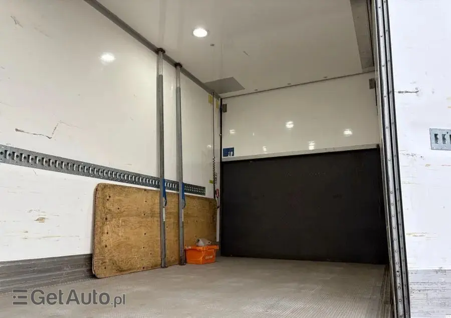 MERCEDES-BENZ Actros 1836 chłodnia thermo king T800R 2021/22 otwierany bok winda idealny stan 