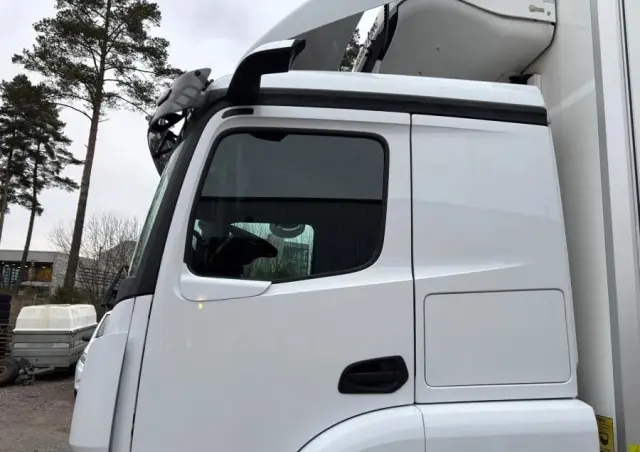 MERCEDES-BENZ Actros 1836 chłodnia thermo king T800R 2021/22 otwierany bok winda idealny stan 
