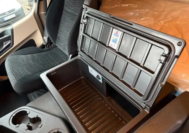 MERCEDES-BENZ Actros 1836 chłodnia thermo king T800R 2021/22 otwierany bok winda idealny stan 