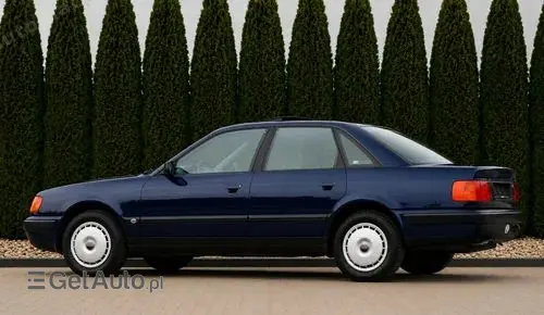 AUDI 100 